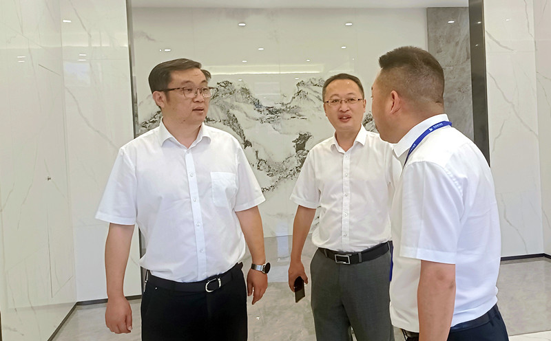 老黃來(lái)訪_副本.jpg